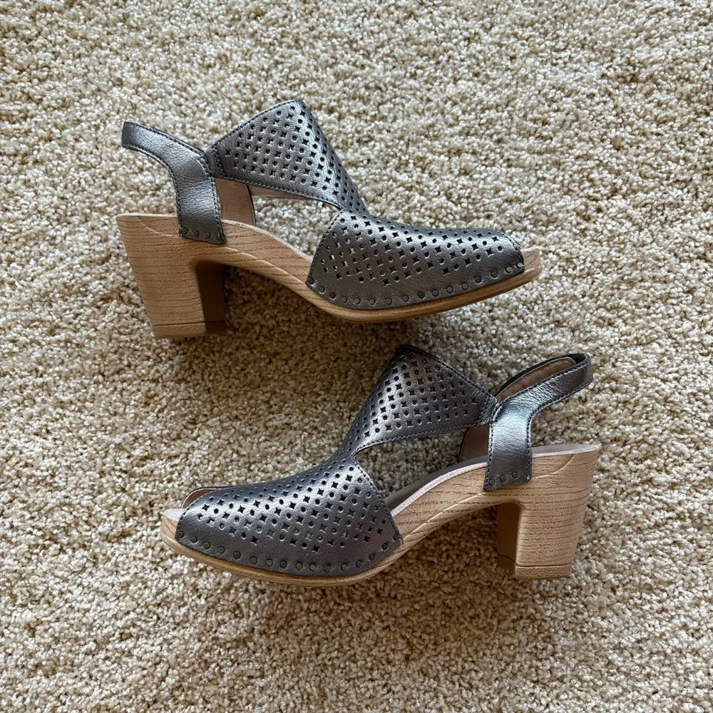 Dansko chic sandals